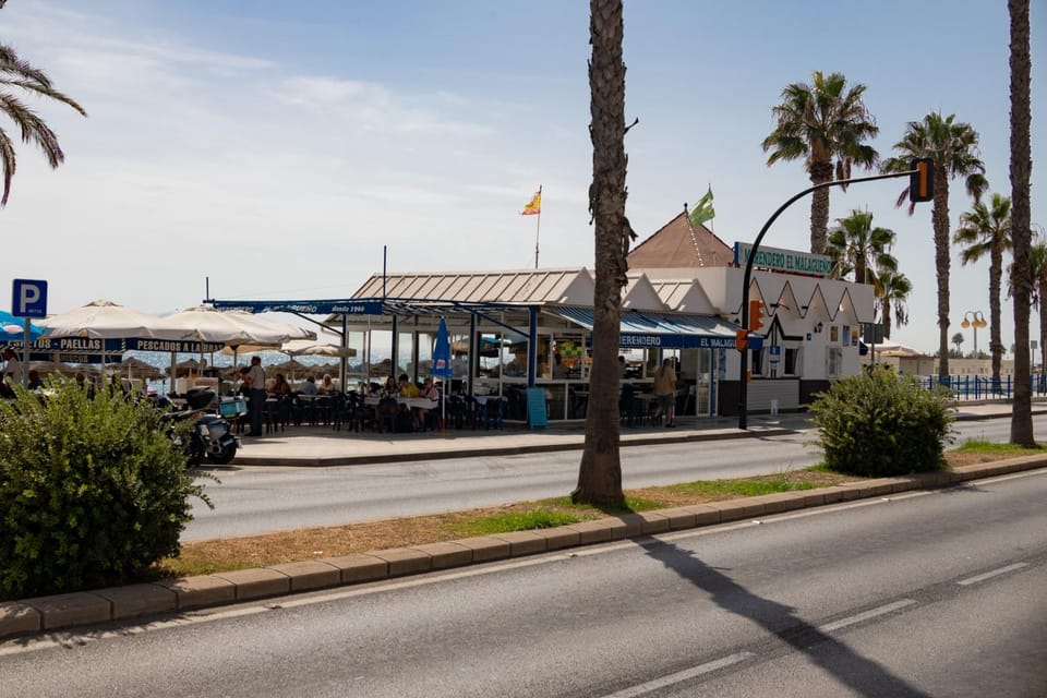 Nearby landmark, Neighbourhood, Beach