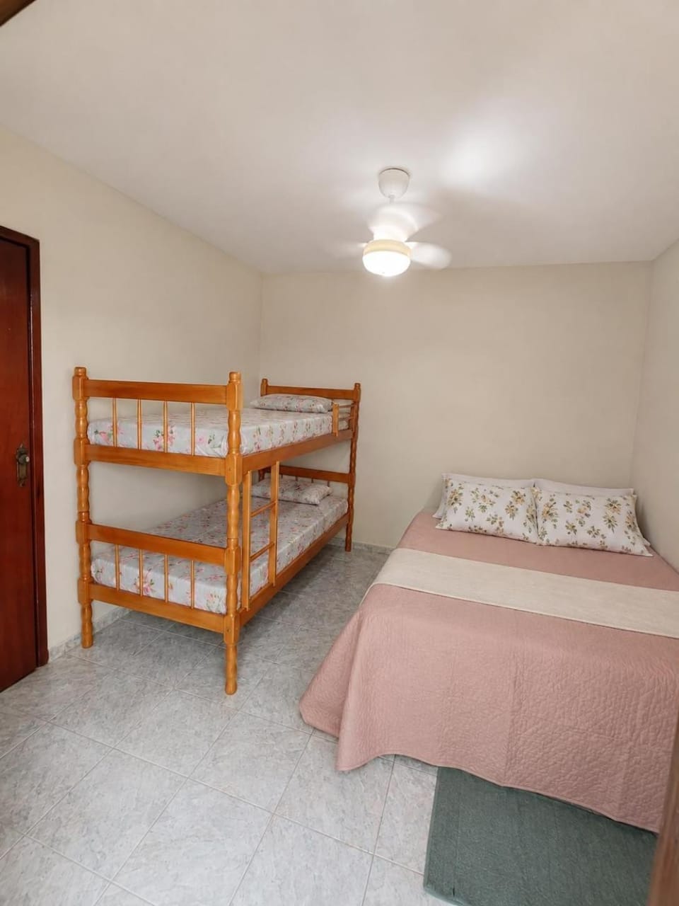 Bed, Photo of the whole room, Bedroom, bunk bed