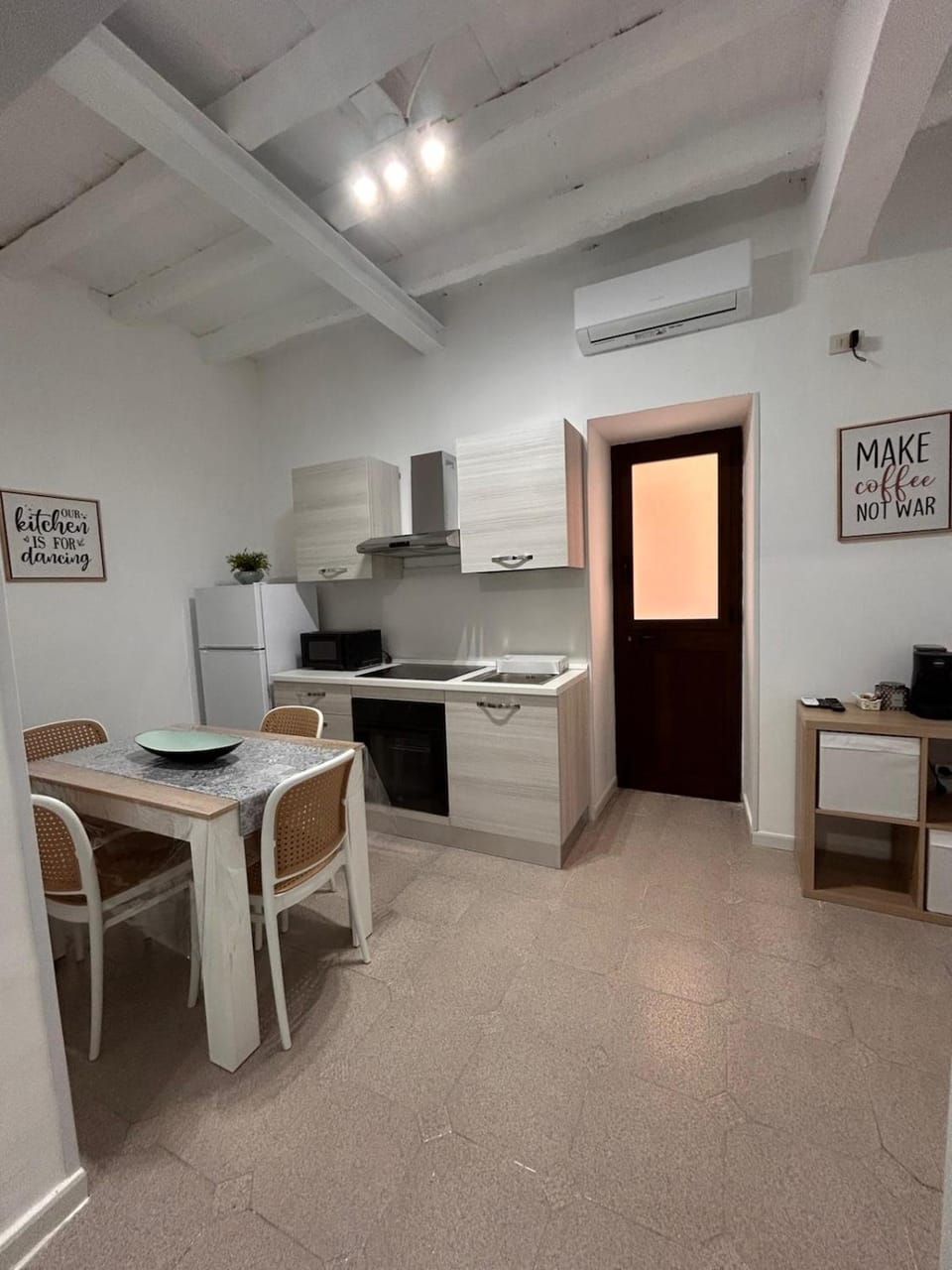 Viviamo Sicily House in Campofelice di Roccella