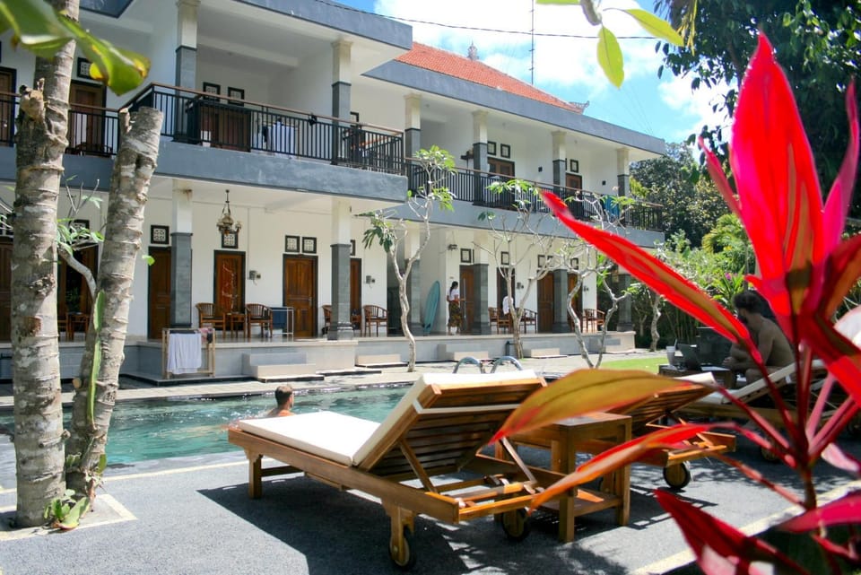 Property building, Facade/entrance, Garden, Swimming pool