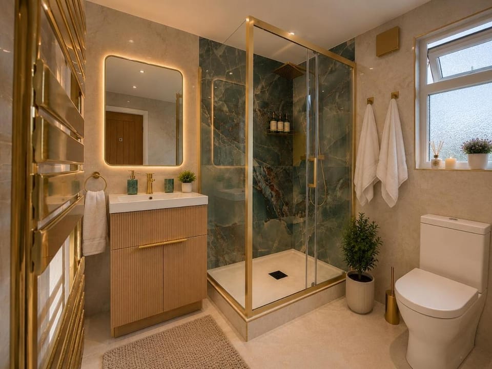 Central Luxury 7 Bedroom House 14-Beds 4-Bathrooms - Hot Tub - Parking - Garden House in Cardiff
