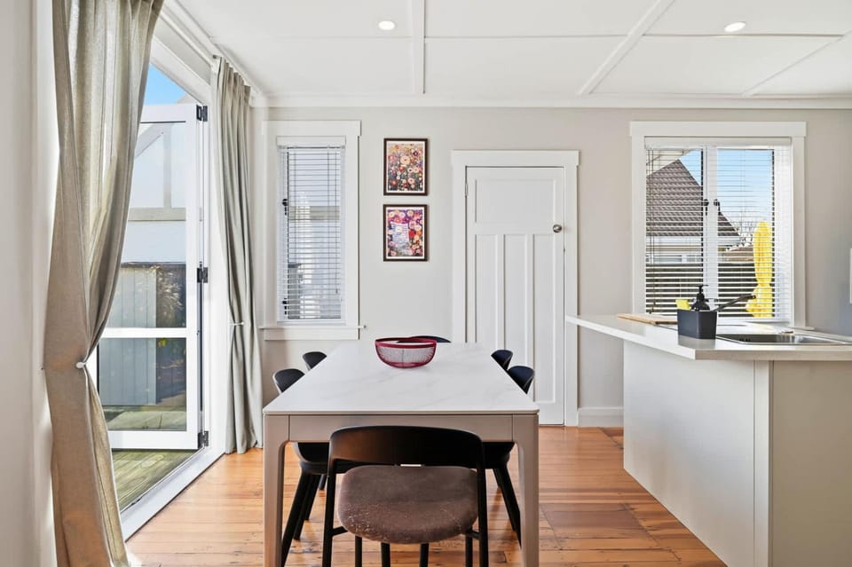 Maison Millie - Central Pet-Friendly Sleeps 4 House in Rotorua