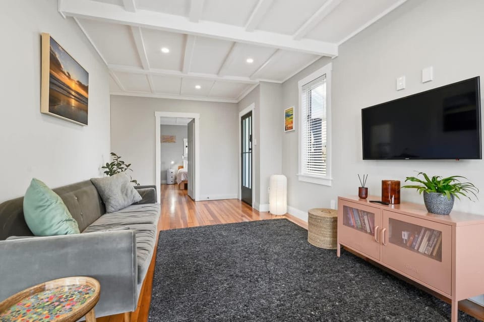 Maison Millie - Central Pet-Friendly Sleeps 4 House in Rotorua