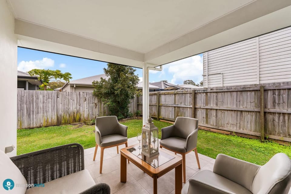 Day, Seating area, Garden view