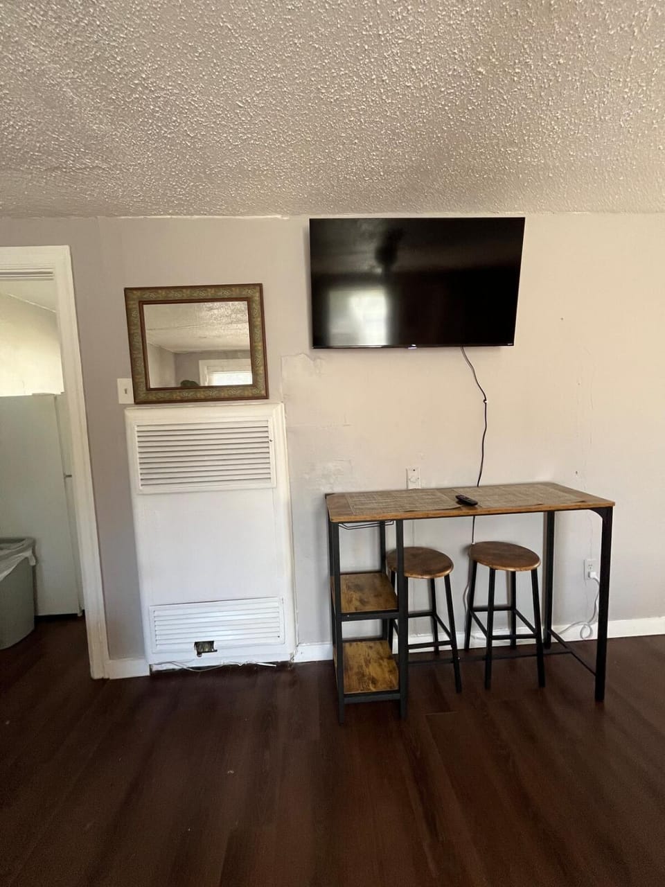 Pet & Smoke Friendly Near SGMC, VSU & Moody Apartment in Valdosta