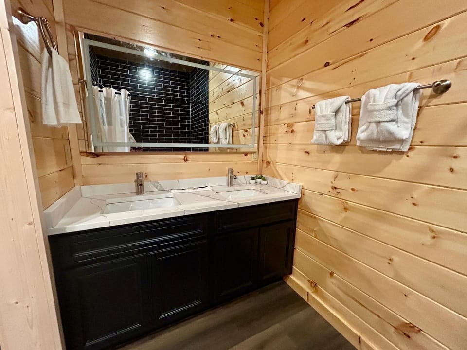 Shower, Bathroom, towels