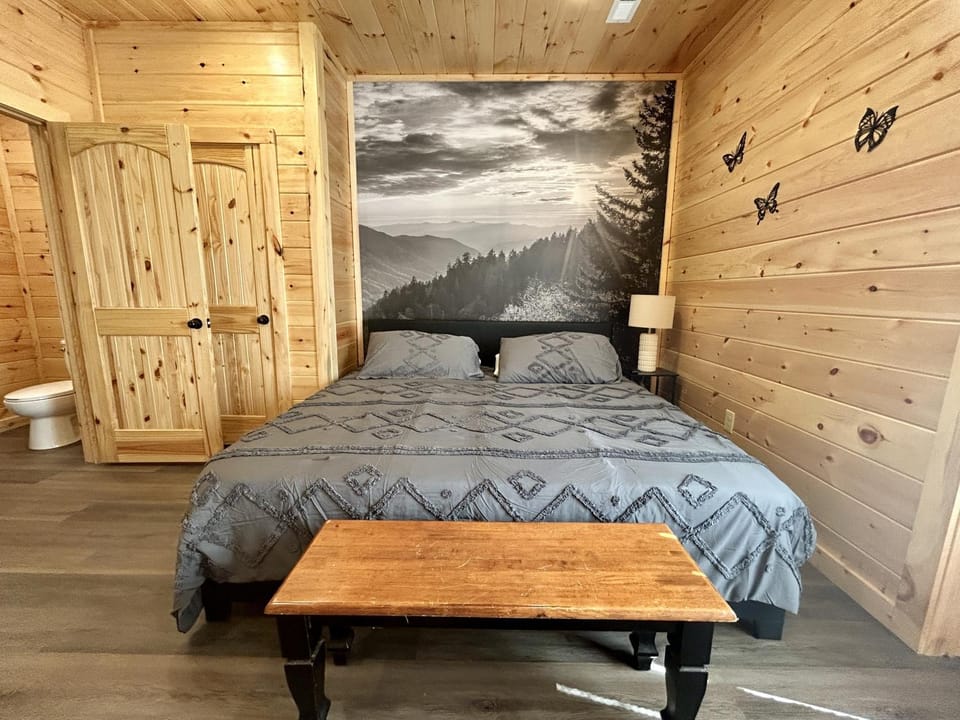 Bed, Photo of the whole room, Bedroom