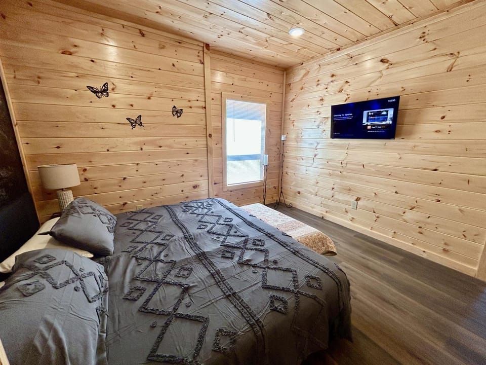 TV and multimedia, Photo of the whole room, Bedroom