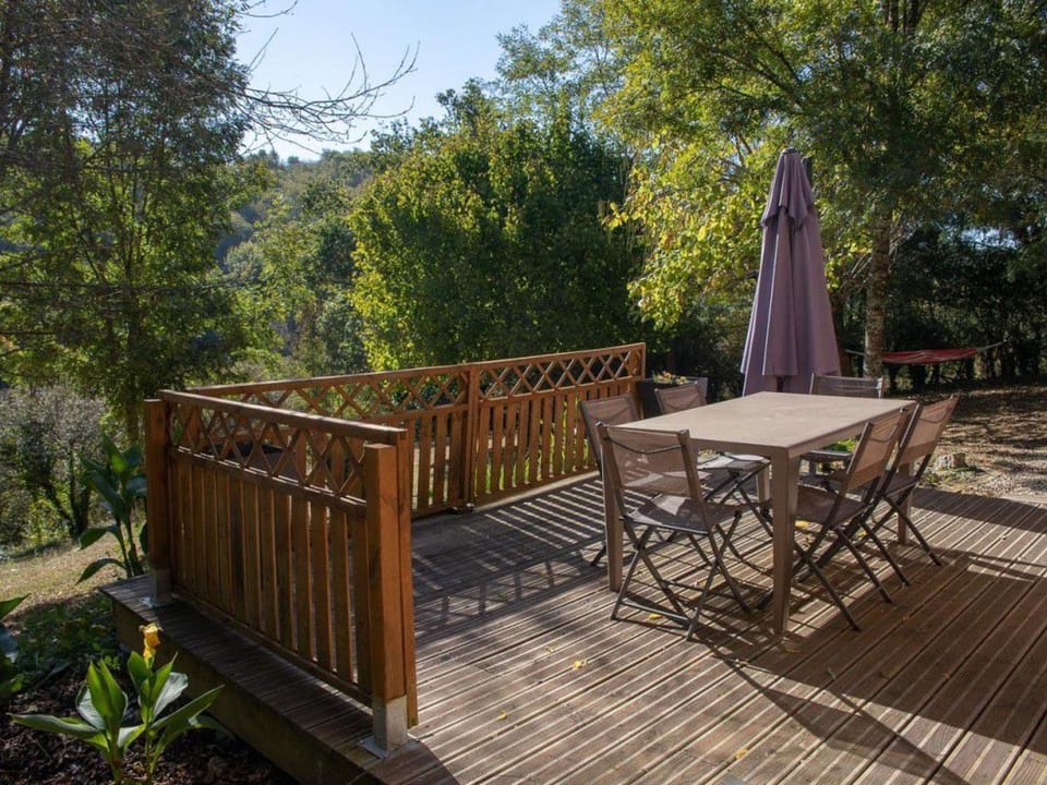 Chalet accueillant à La Gazonne - 5 pers. - API-1-52-3005 Campground/ 
RV Resort in Occitanie