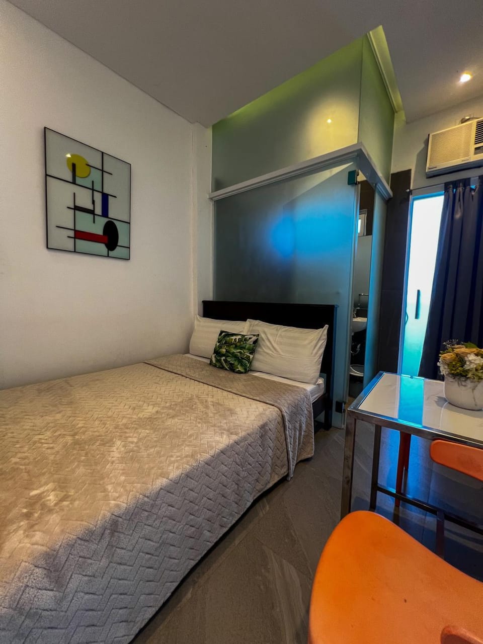The Hermitage Tagaytay-Couple room Hotel in Tagaytay