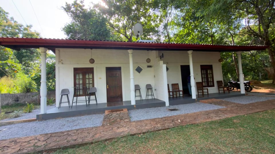 E2E Sigiriya Access Villa Bed and Breakfast in Dambulla