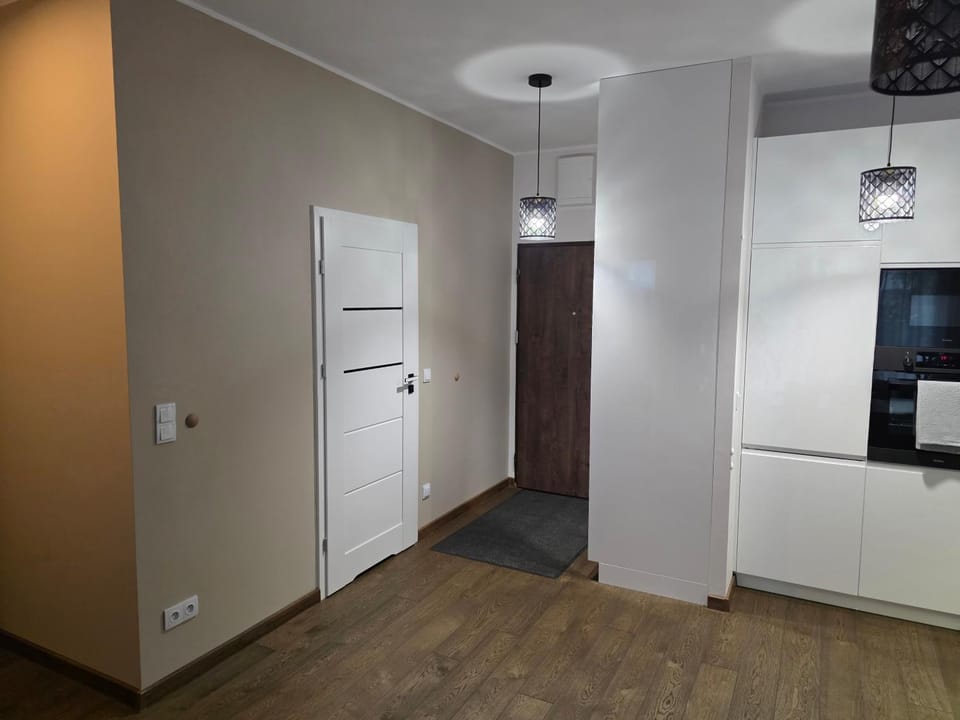 Mokotów Airport Premium Apartment by Sara, 6 min to Chopin Airport, free uderground garage, free Wi-Fi, Netflix, ładowarka EV Apartment in Warsaw