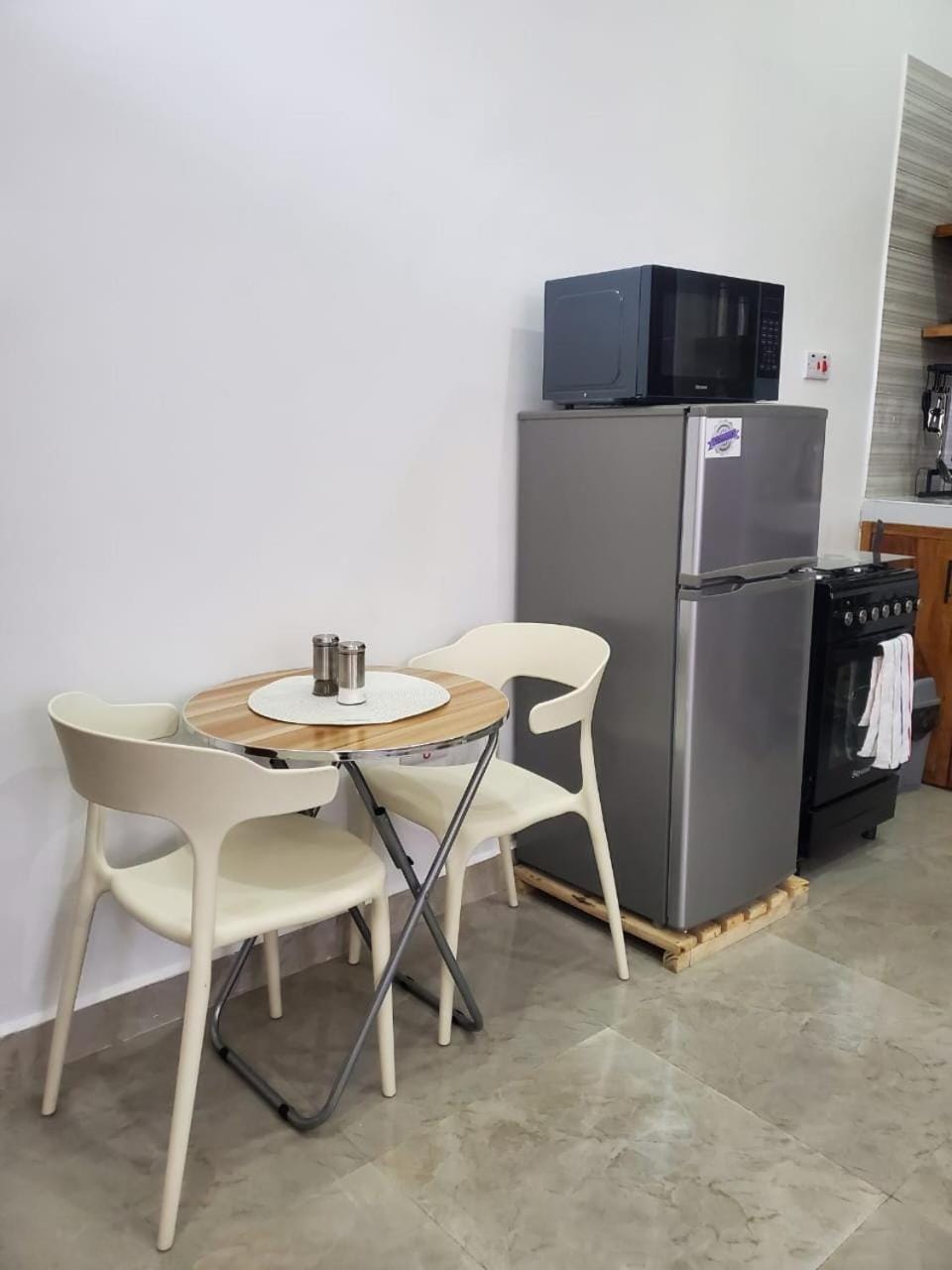 The Calm Grey corner Apartment in City of Dar es Salaam