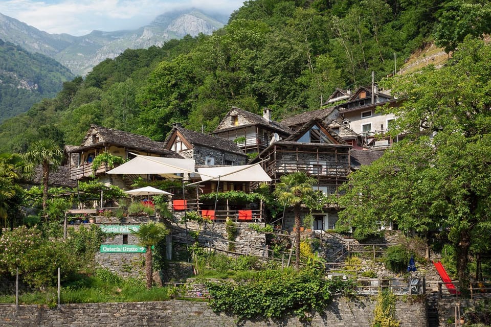 Property building, Restaurant/places to eat