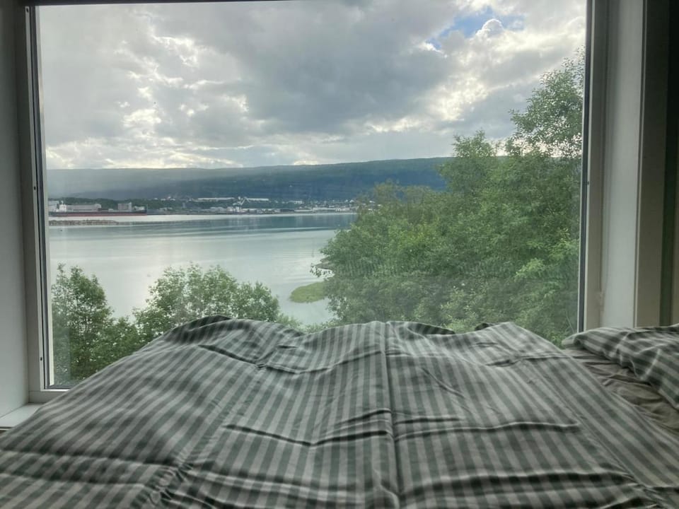 Bed, Natural landscape, Bedroom, Mountain view, River view