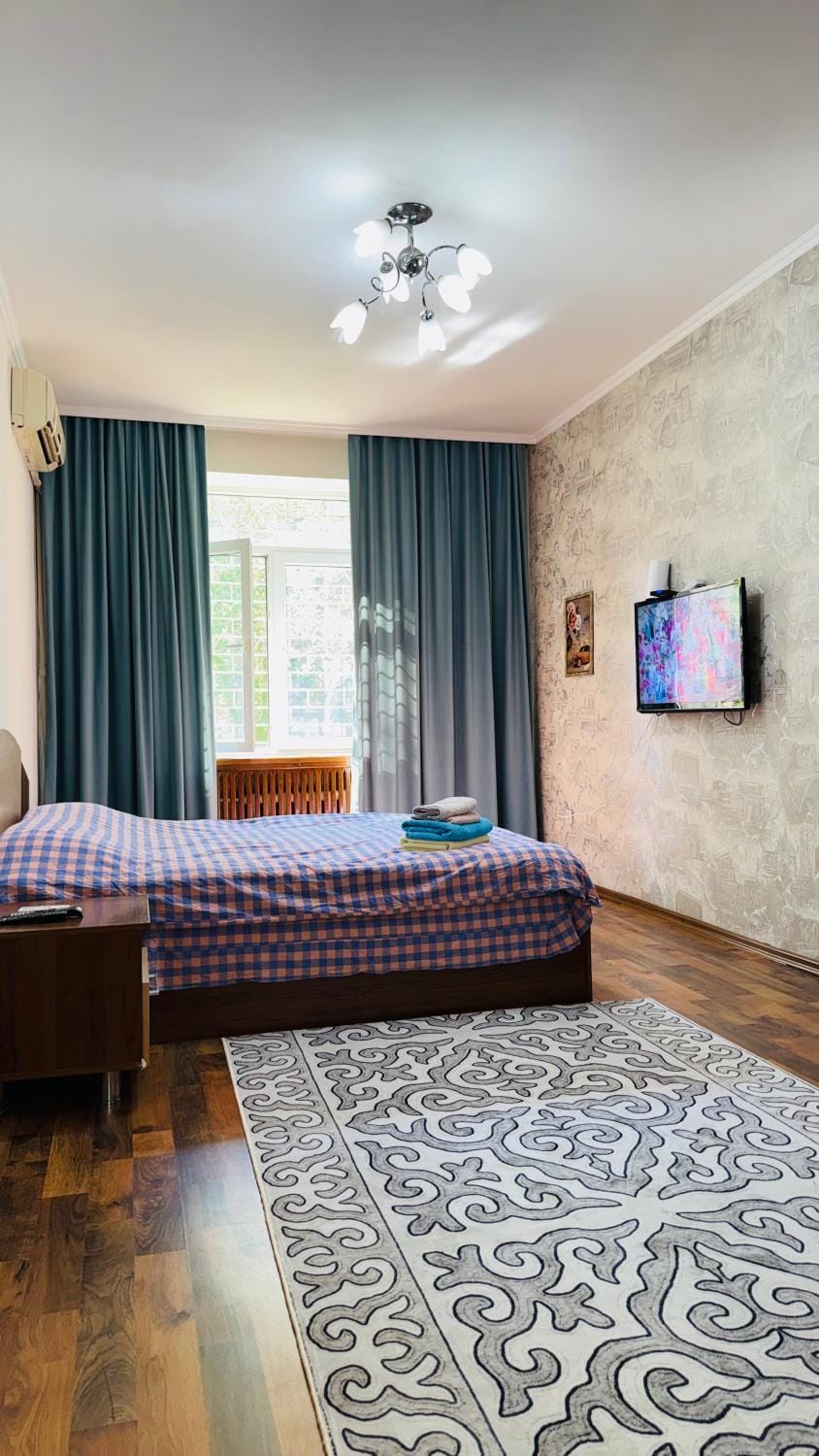Золотой квадрат рядом с ЦУМом и ГУМом Apartment in Almaty Region, Kazakhstan