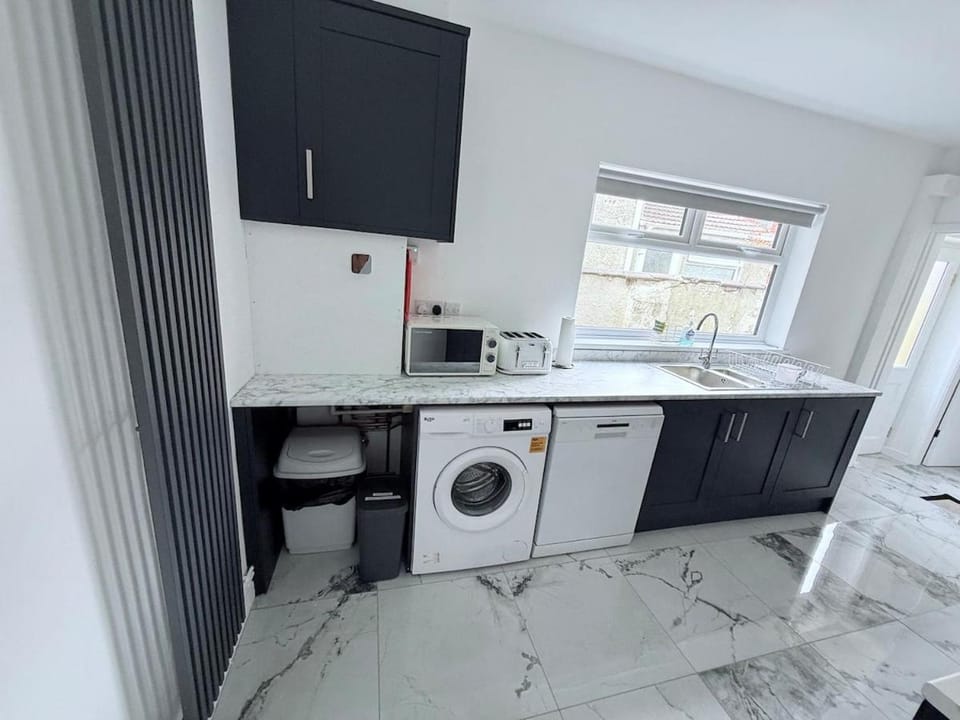 Spacious House - TV in All Rooms - Workers Home House in Cleethorpes
