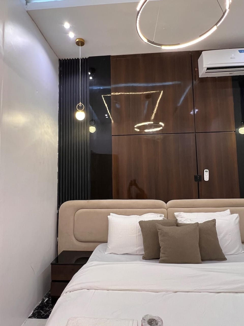 Bed, Bedroom, air conditioner