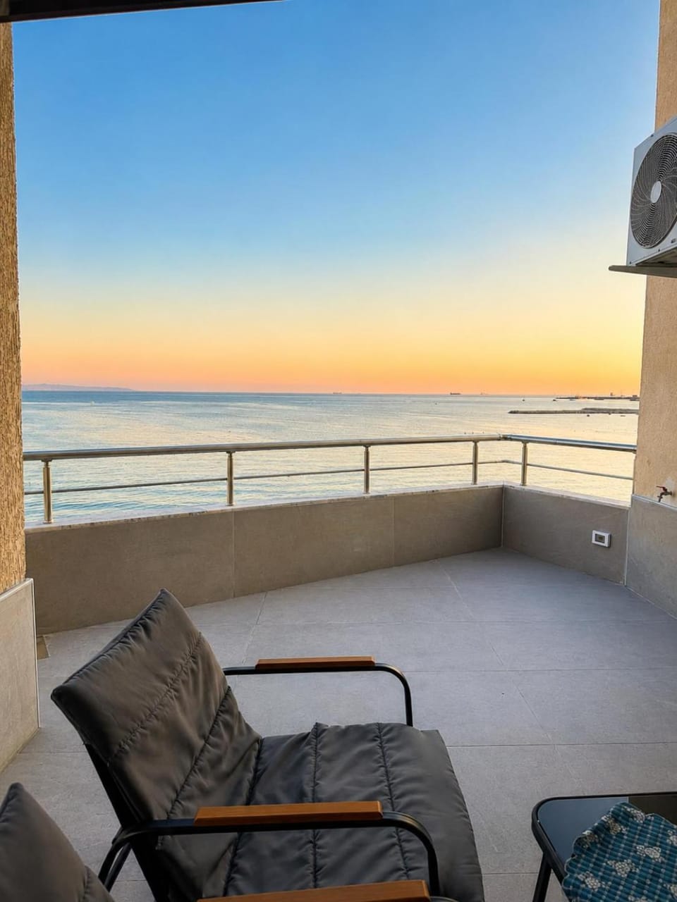View (from property/room), Balcony/Terrace, Living room, Seating area, Sea view