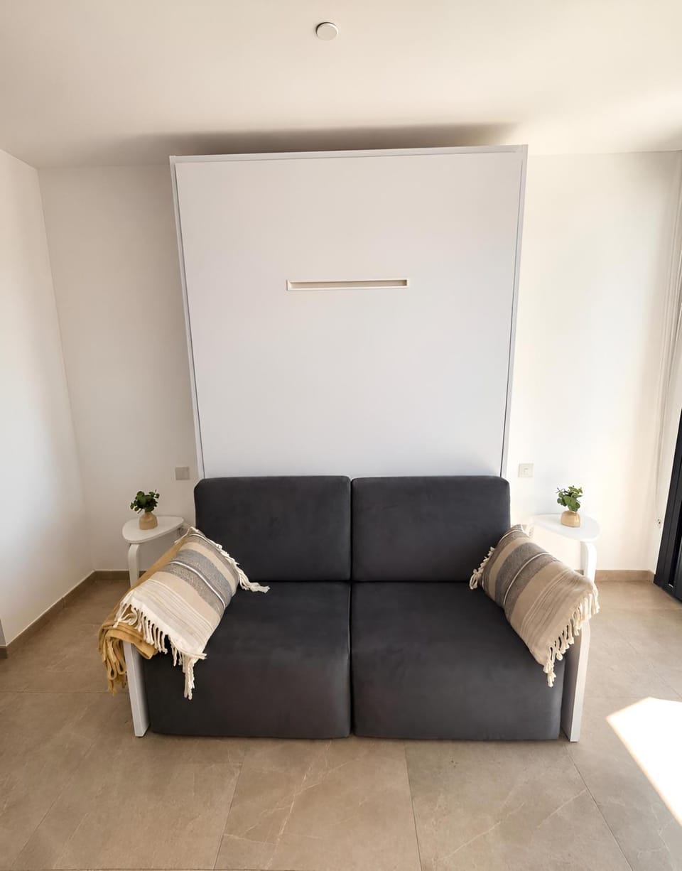 Living room, Seating area, internet, internet, air conditioner, air conditioner