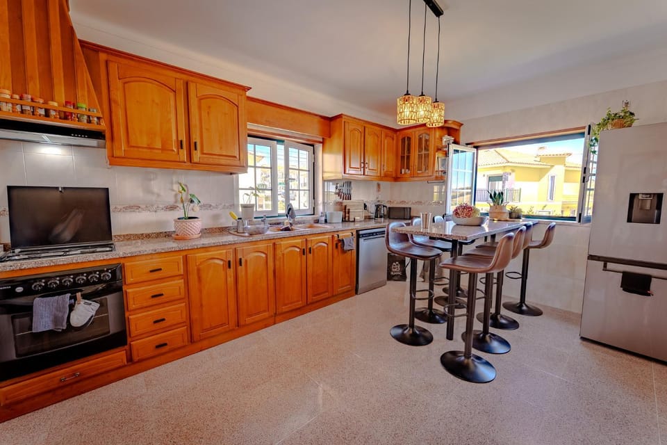 Lounge or bar, Breakfast, kitchen
