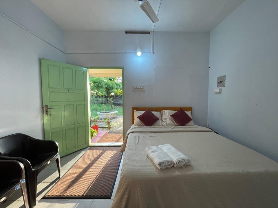 Darkmoon cherai beach House in Vypin