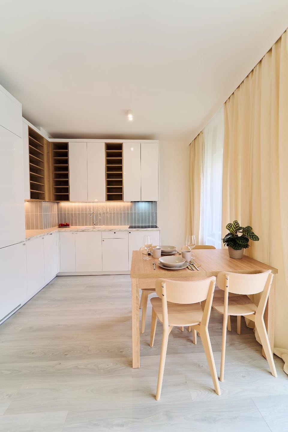 Kitchen or kitchenette, Dining area, pet friendly