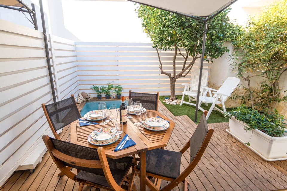 Patio, Spring, Day, Garden, Hot Tub, Hot Tub, View (from property/room), Balcony/Terrace, Seating area, Dining area, Garden view, Pool view, Pool view, Swimming pool, Swimming pool