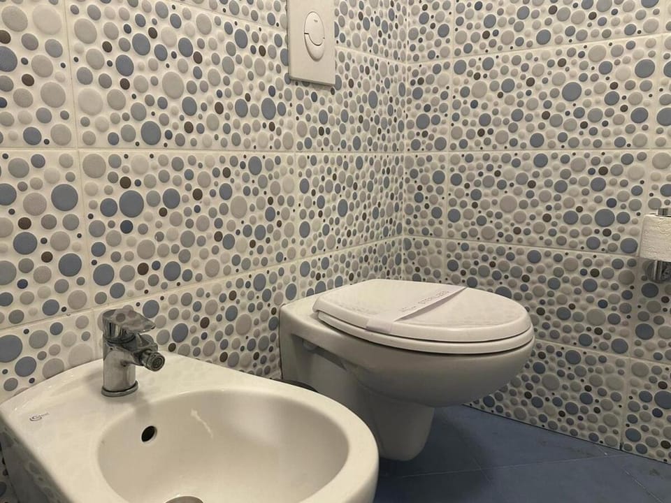 Toilet, Bathroom