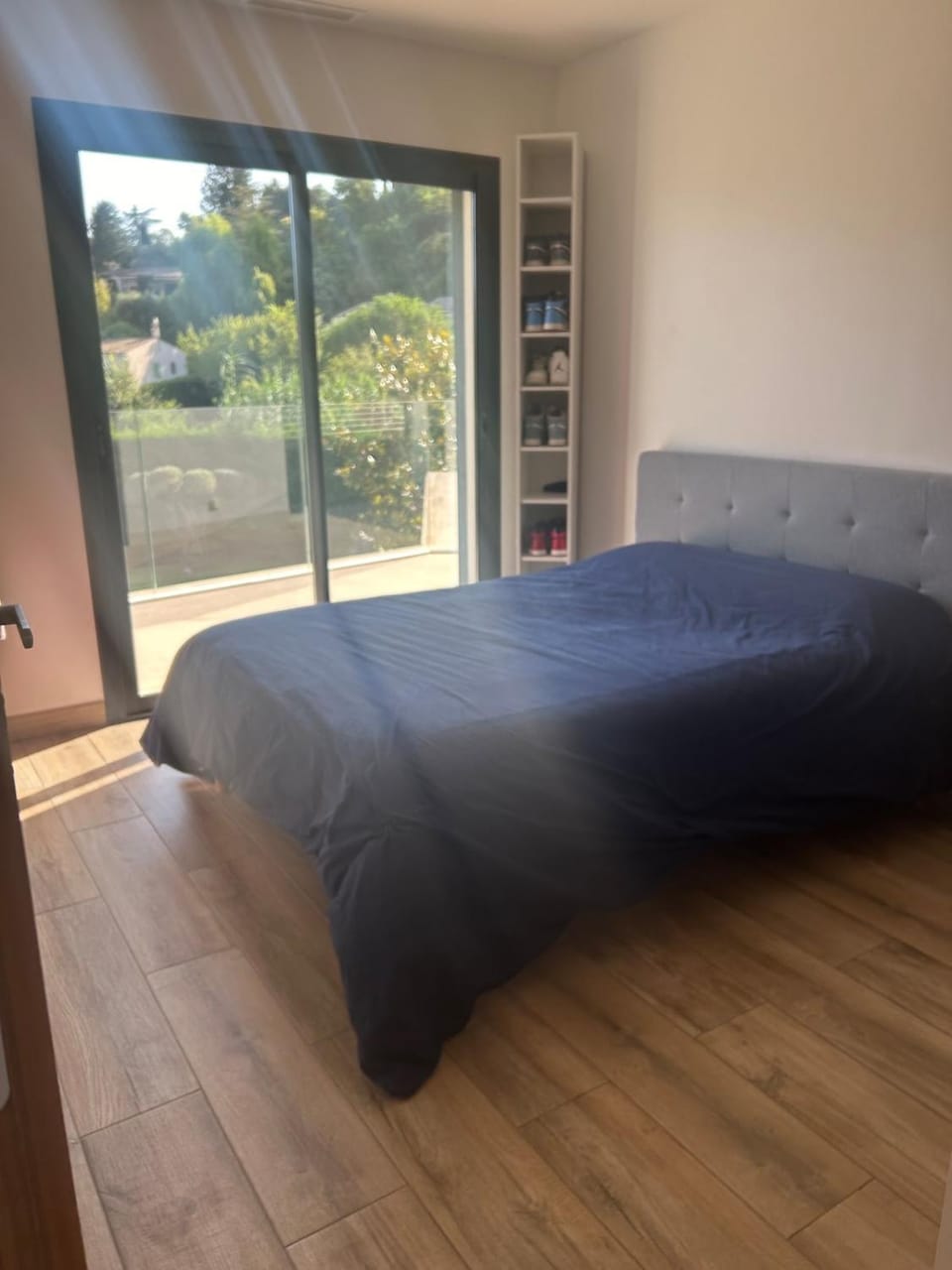 Bed, Photo of the whole room