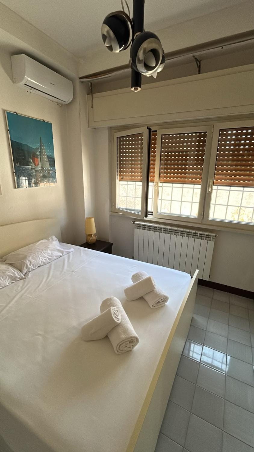 Seaside Apartment with Private Pool and Parking, Anzio Apartment in Anzio