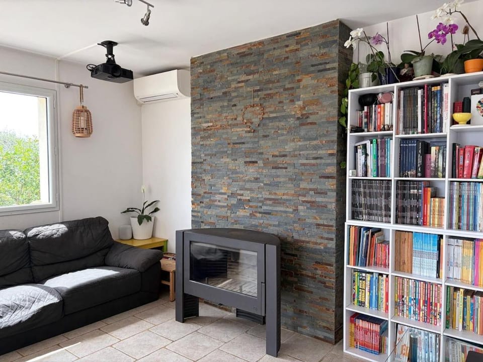 Library, Living room