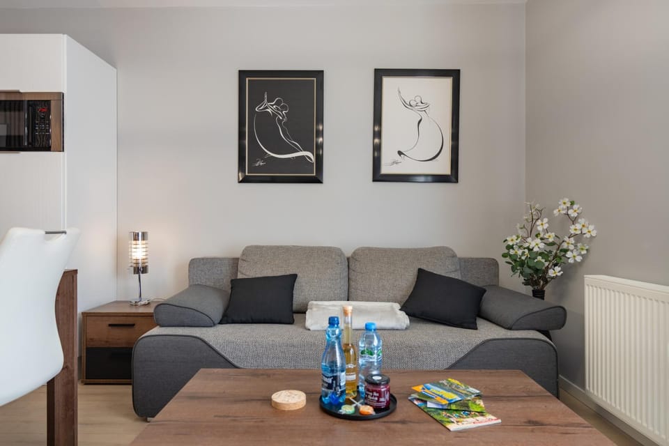 Living room, Decorative detail, Seating area