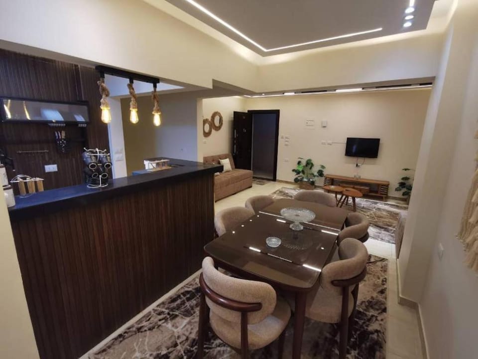 El Essam Pyramids View Luxury Apartment - شقة آل عصام الفندقية الفاخرة - إطلالة الأهرامات Apartment in Egypt