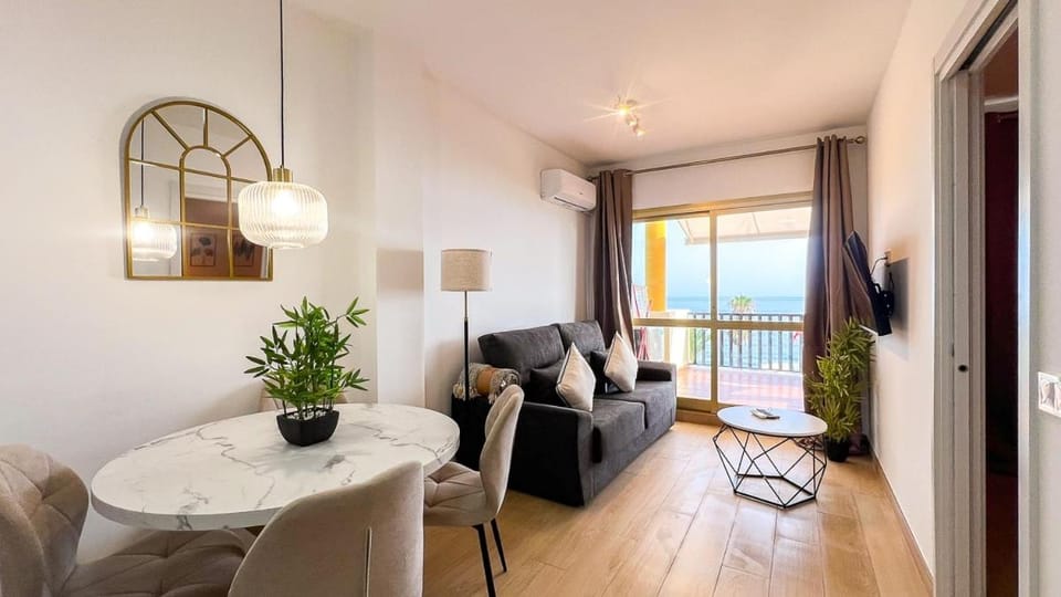 OleHolidays 1141 Romana Playa frente al mar Apartment in Marbella