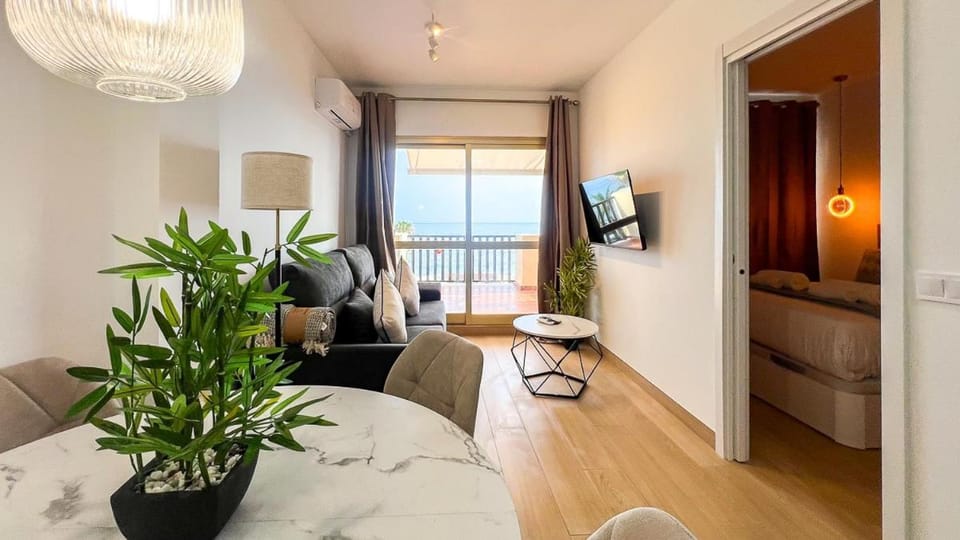 OleHolidays 1141 Romana Playa frente al mar Apartment in Marbella