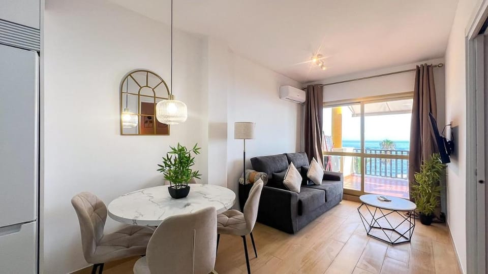 OleHolidays 1141 Romana Playa frente al mar Apartment in Marbella