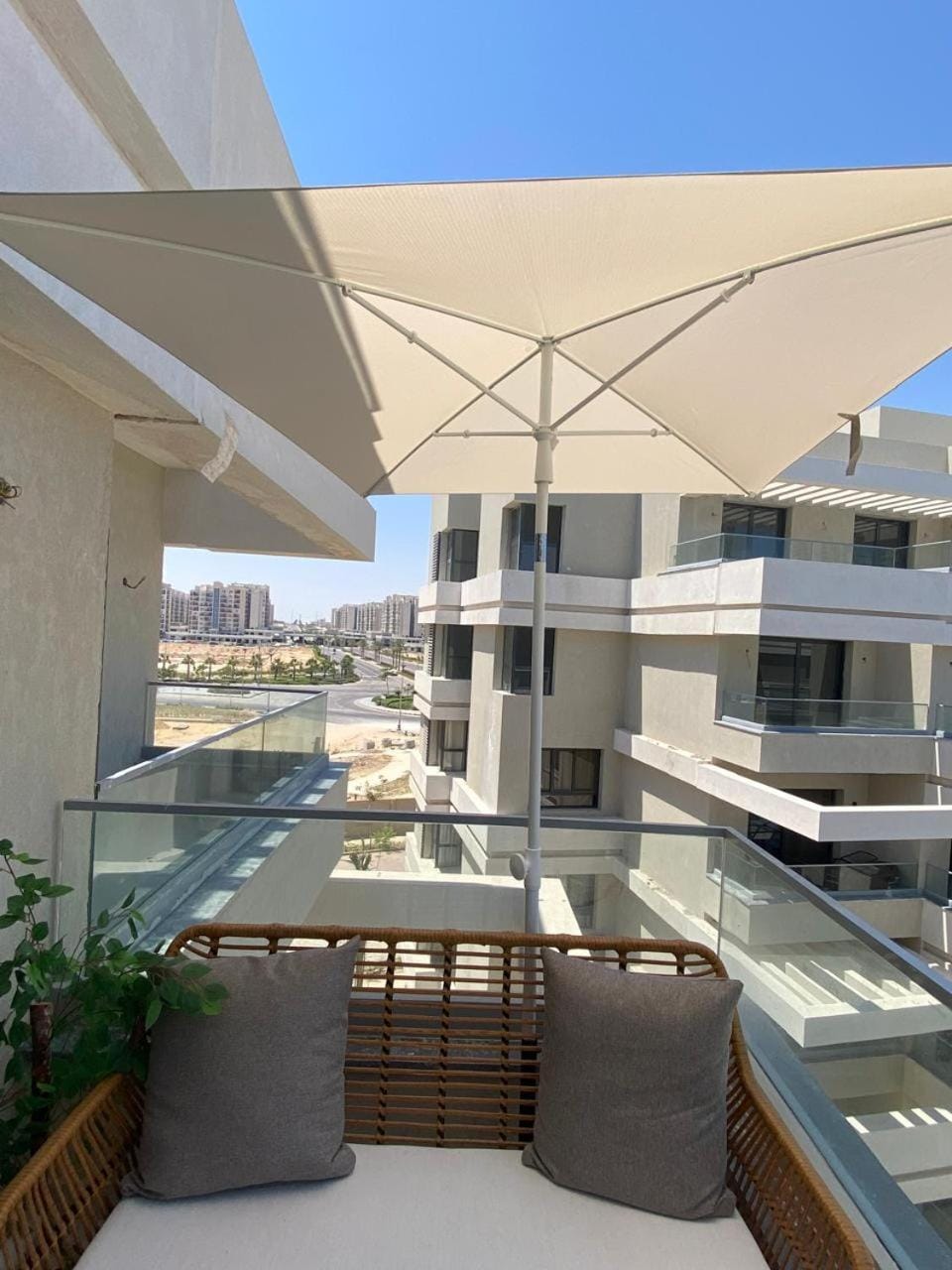 Property building, Day, View (from property/room), Balcony/Terrace