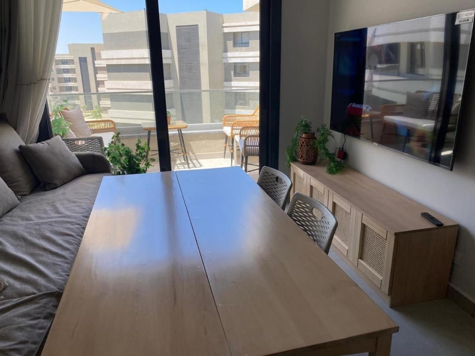 Communal lounge/ TV room, TV and multimedia, Dining area