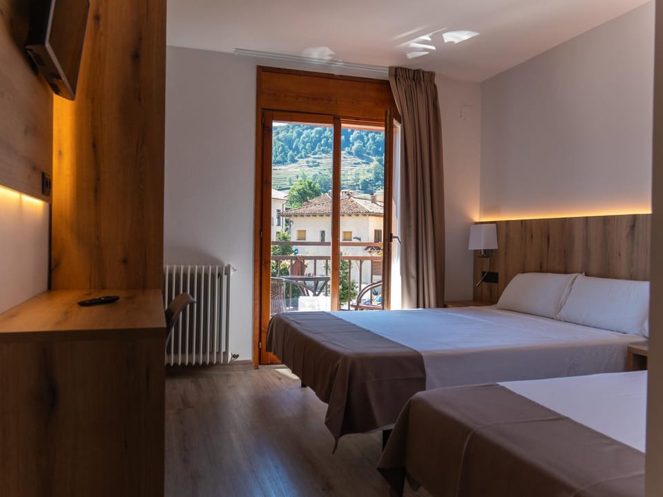 El 9 Baral-la Hostel in Garrotxa