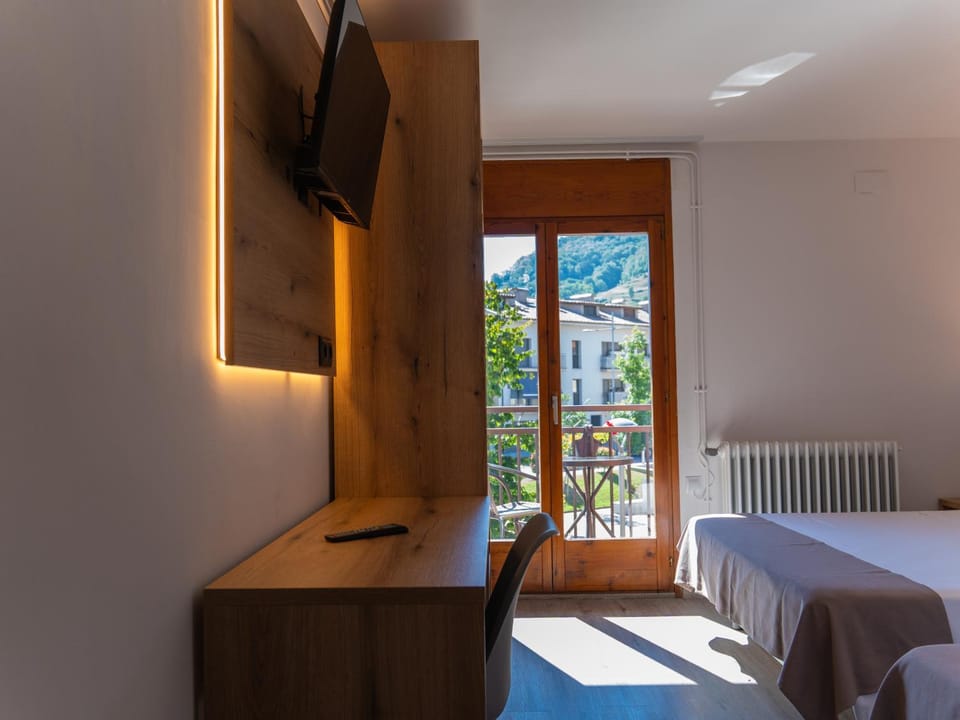 El 9 Baral-la Hostel in Garrotxa