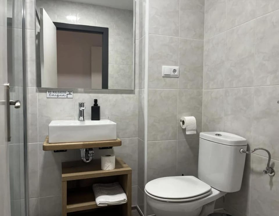 El 9 Baral-la Hostel in Garrotxa