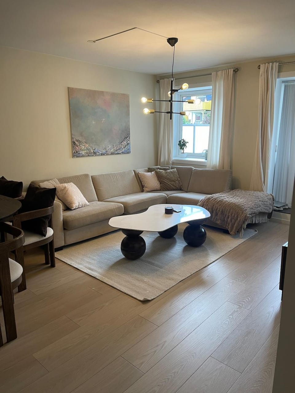 Modern Family Home with Mountain Views, Terrace & Free Parking Apartment in Bergen