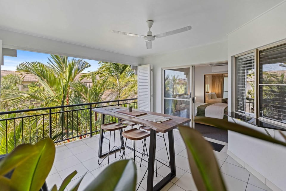 Day, Balcony/Terrace, Seating area, Dining area