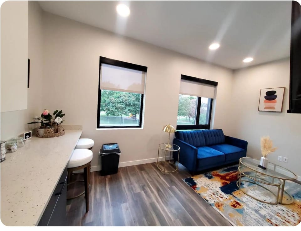 Detroit Furnished Apartment Monthly Rental Extended Stay Apartment in Windsor