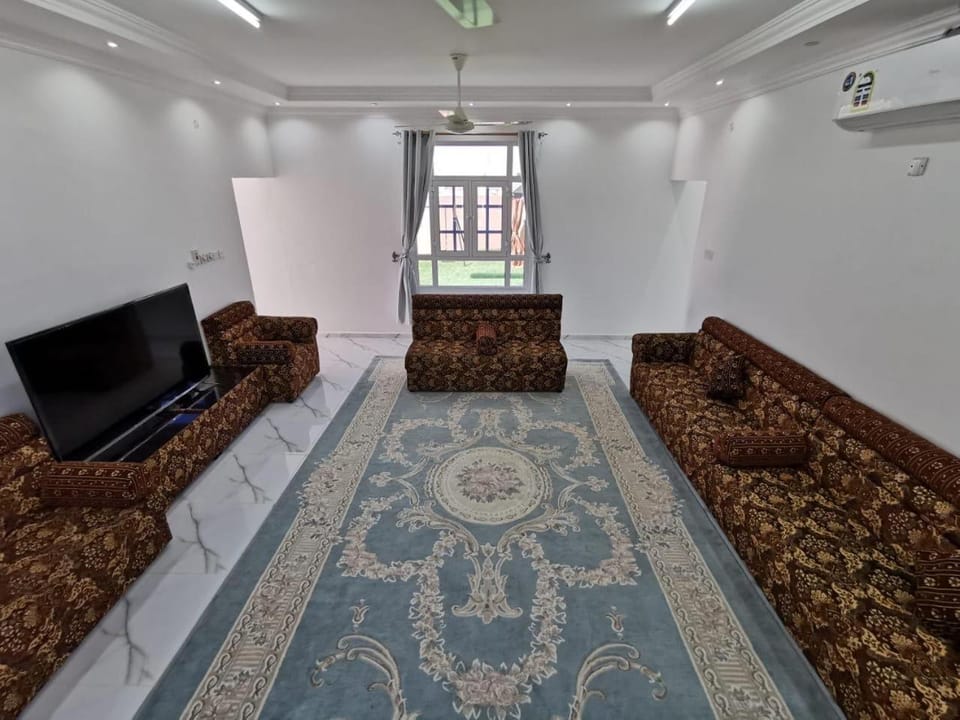 Communal lounge/ TV room, Living room, Seating area