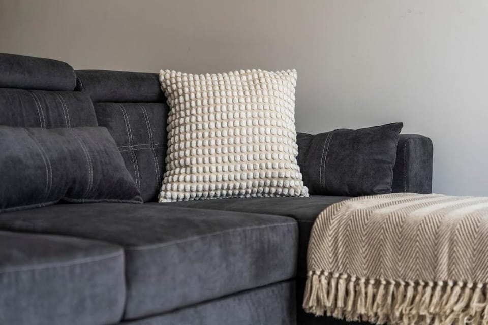 Spacious 2 Bedroom Wembley Flat, 5 Min Walk to Stadium Apartment in Wembley
