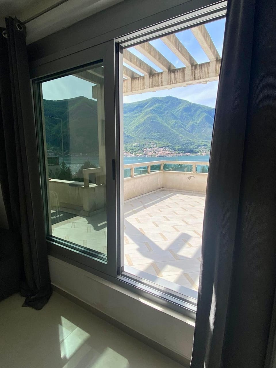 View (from property/room), Balcony/Terrace, Mountain view