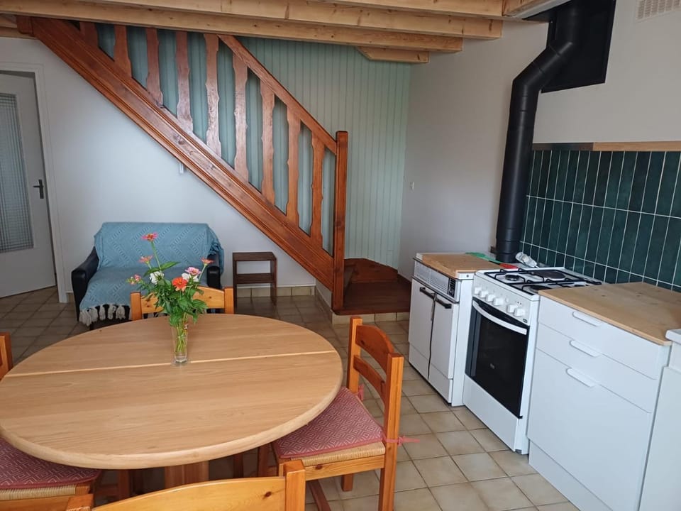 Maison de bourg avec jardin au cœur de la nature House in Auvergne-Rhône-Alpes