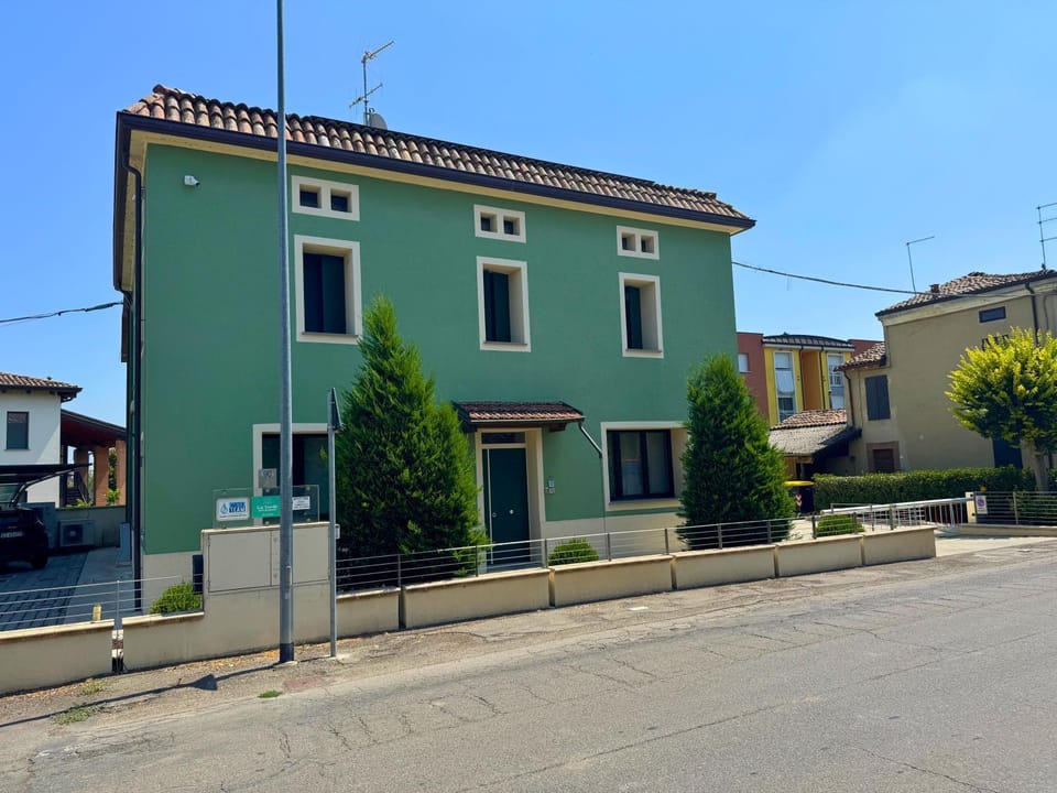 Property building, Day, Neighbourhood, Street view, Location